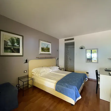 Hotel Villa Carlotta-3